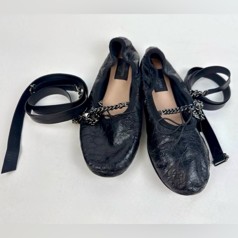 Valentino Garavani Black Textured Flats with Chain Accent
